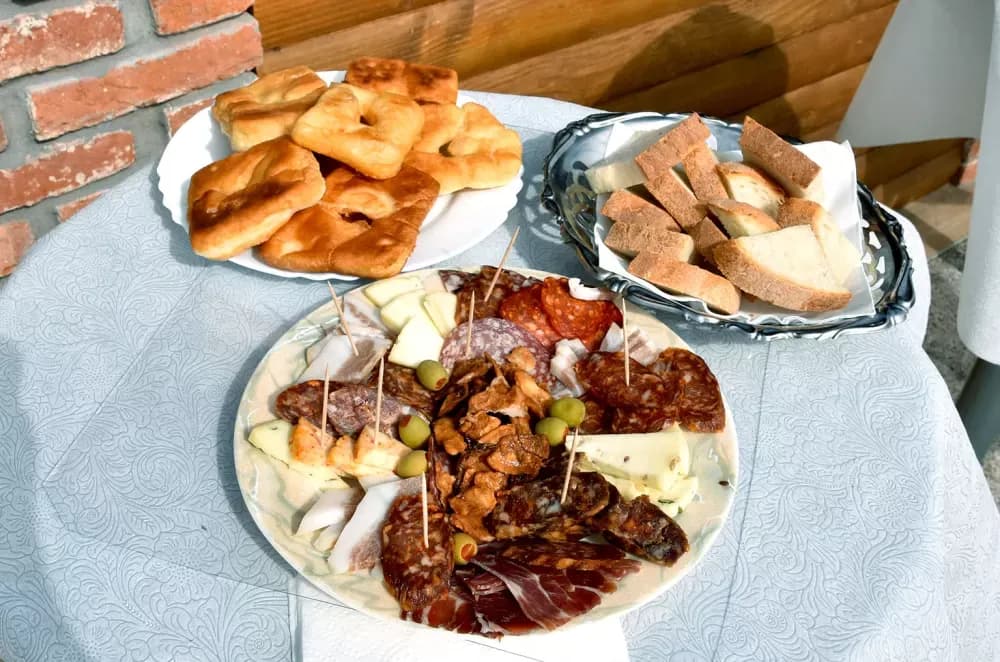 Grgurevo na vrhu Sokolovca: Pjesma, običaji i prijatelji uz vinskog kardinala