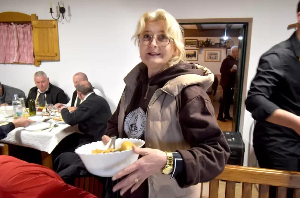 Grgurevo na vrhu Sokolovca: Pjesma, običaji i prijatelji uz vinskog kardinala