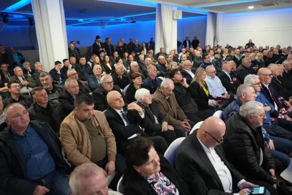 „Plenković na 36. obljetnici HDZ-a u Požegi: ‘Antonija Jozić i HDZ donose pobjede i projekte!’“