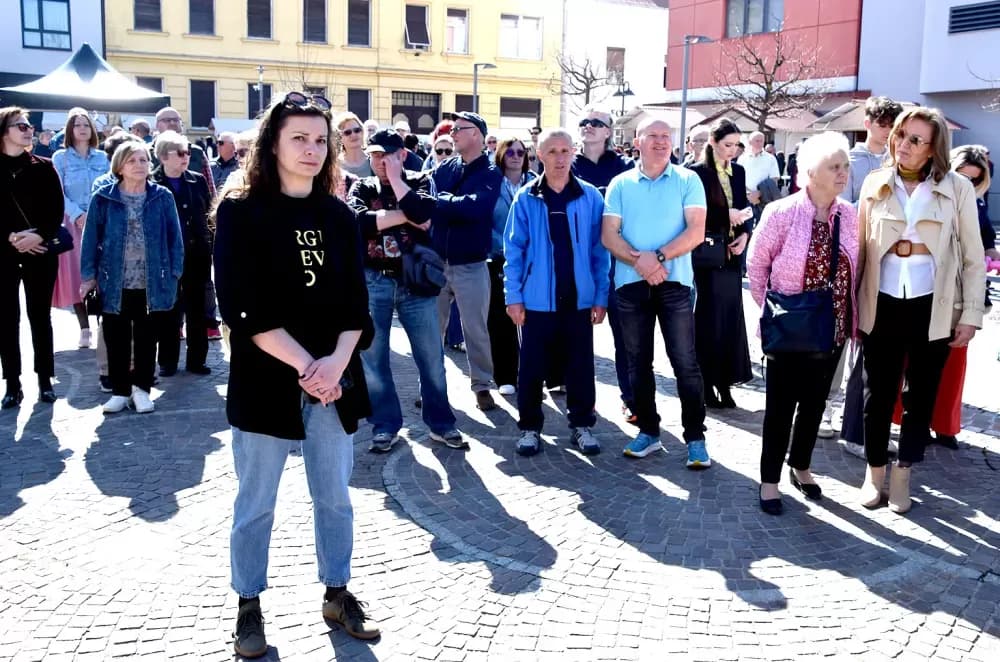Povijesne postrojbe ponovno oživjele duh prošlih vremena u Požegi