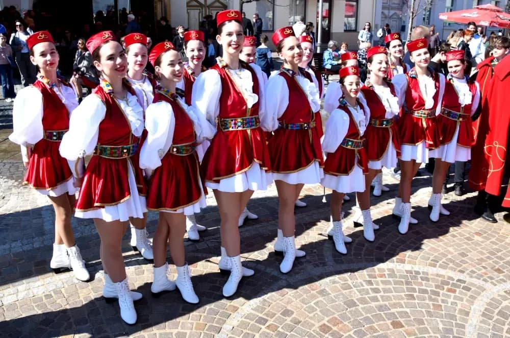 Povijesne postrojbe ponovno oživjele duh prošlih vremena u Požegi