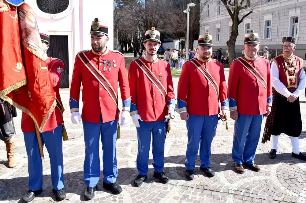 Povijesne postrojbe ponovno oživjele duh prošlih vremena u Požegi