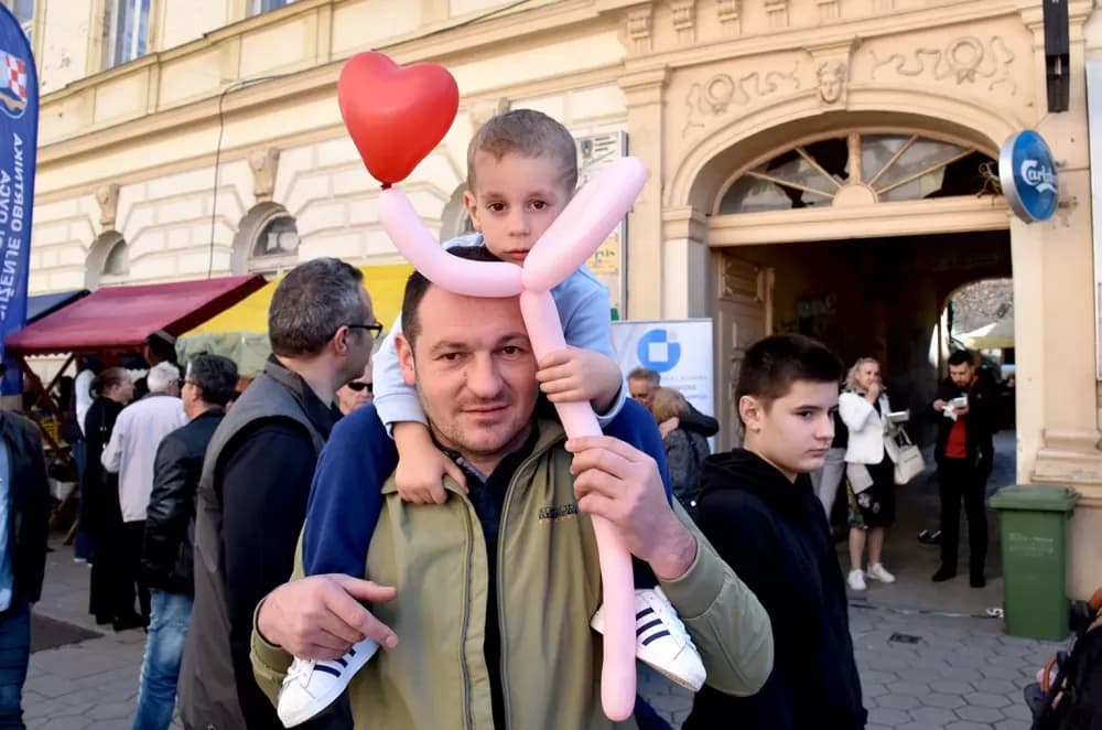 Povijesne postrojbe ponovno oživjele duh prošlih vremena u Požegi