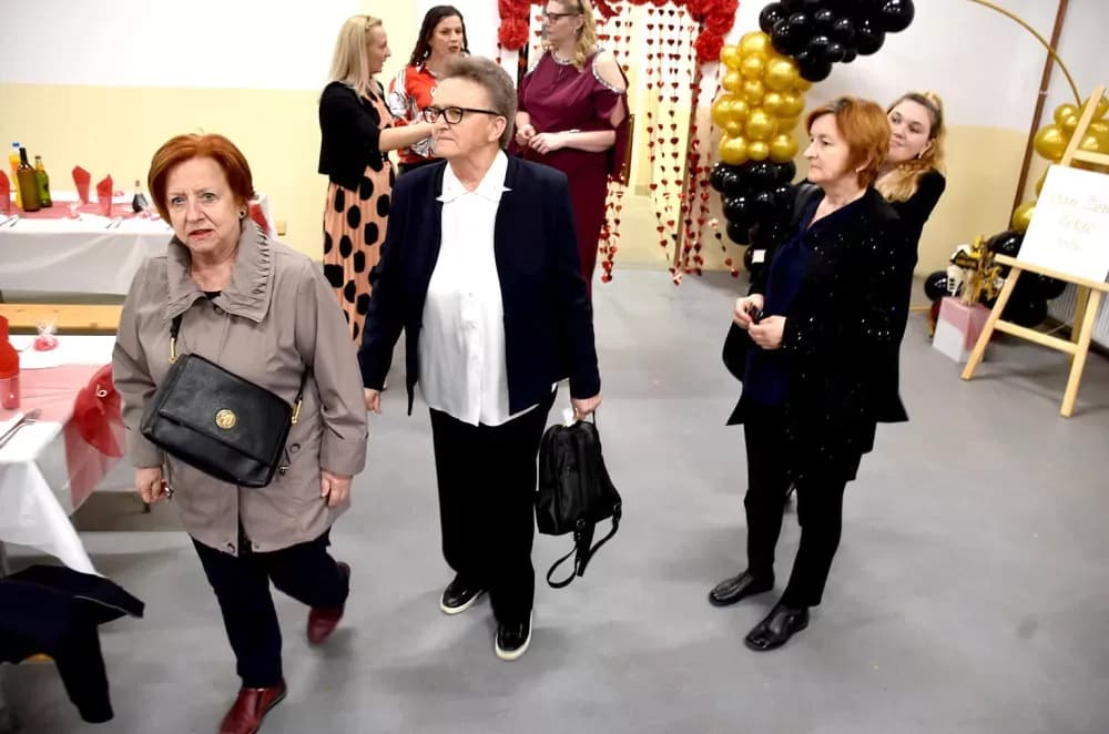 ZABAVNA VEČER U TEKIĆU: Više od stotinu žena plesalo za obnovu mjesne kapele