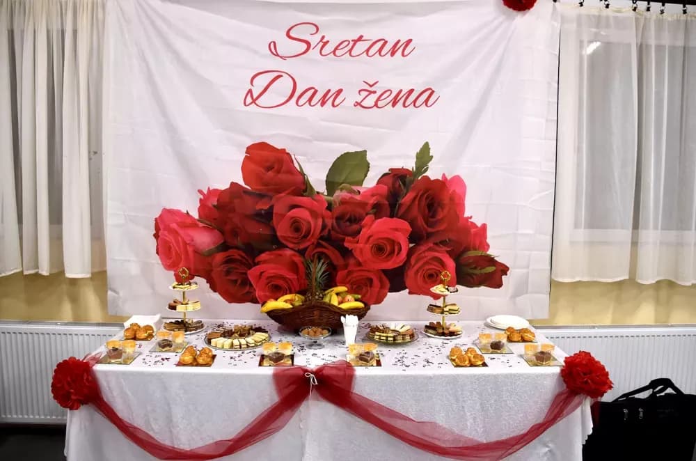 ZABAVNA VEČER U TEKIĆU: Više od stotinu žena plesalo za obnovu mjesne kapele