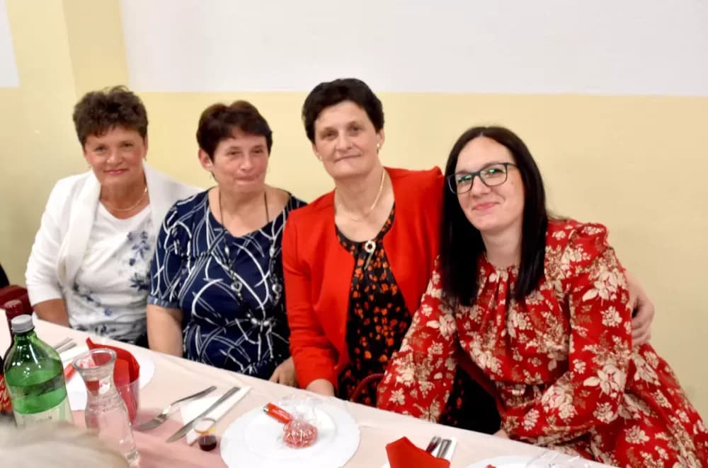ZABAVNA VEČER U TEKIĆU: Više od stotinu žena plesalo za obnovu mjesne kapele