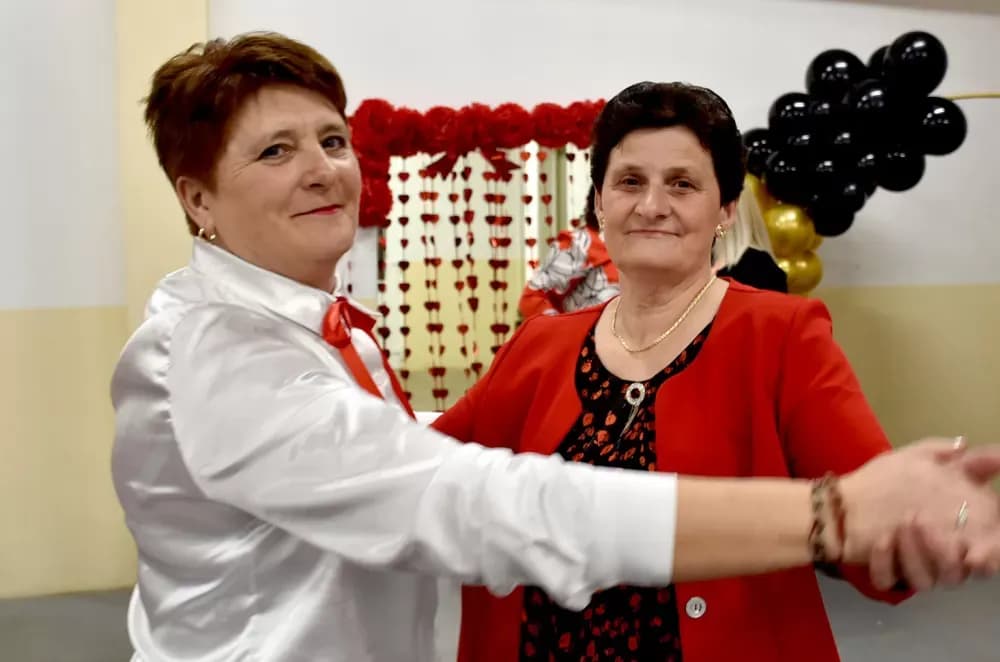 ZABAVNA VEČER U TEKIĆU: Više od stotinu žena plesalo za obnovu mjesne kapele