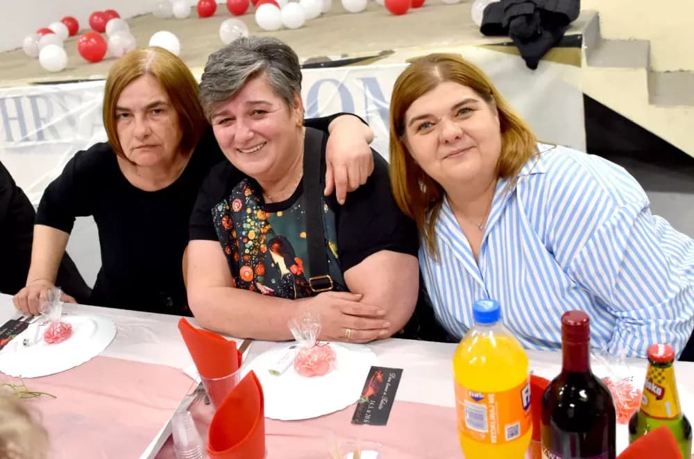 ZABAVNA VEČER U TEKIĆU: Više od stotinu žena plesalo za obnovu mjesne kapele