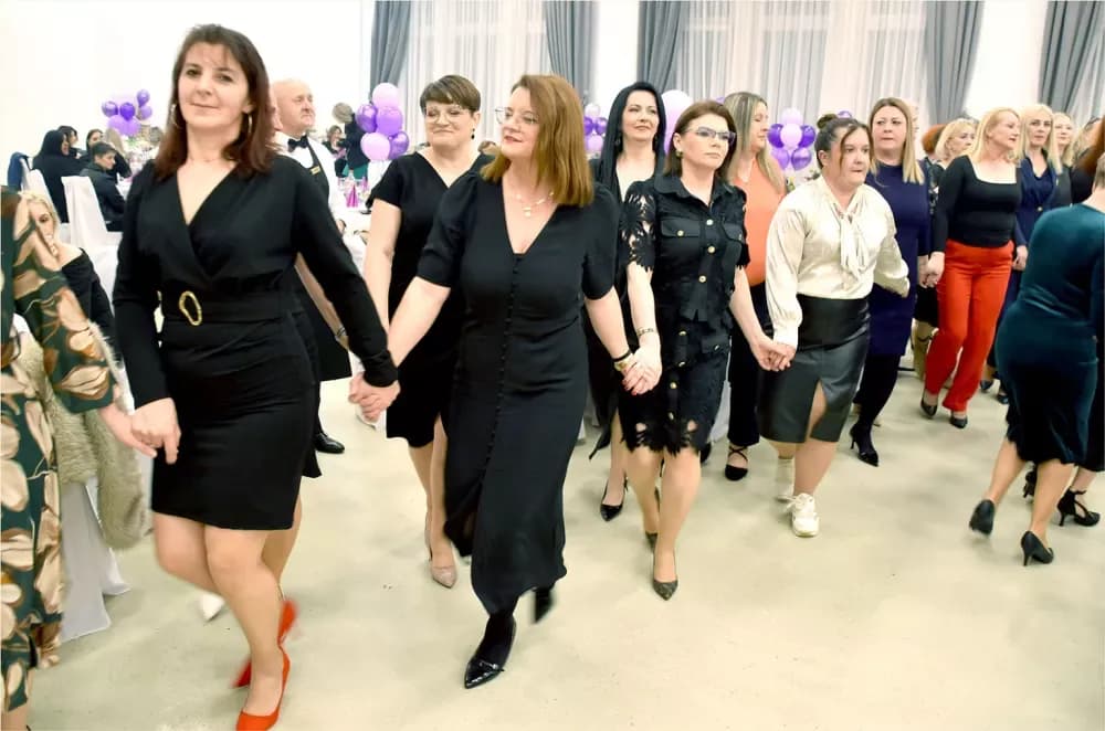 Veličke odbojkašice sa 200 kolegica slavile Dan žena, a dio prihoda daju humanitarno