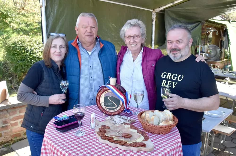 Pjesma, tradicija i vinogradarski ražanj podno Domovinskog križa