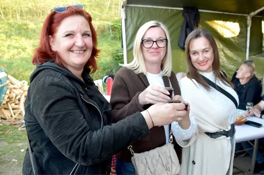 Pjesma, tradicija i vinogradarski ražanj podno Domovinskog križa