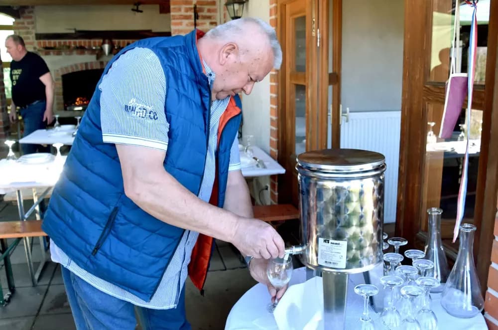 Pjesma, tradicija i vinogradarski ražanj podno Domovinskog križa