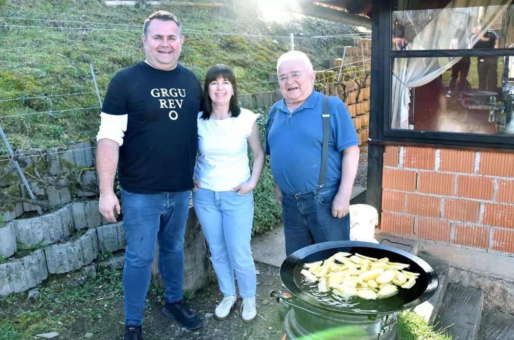 Mužari ponovo grmjeli ispod Domovinskog križa