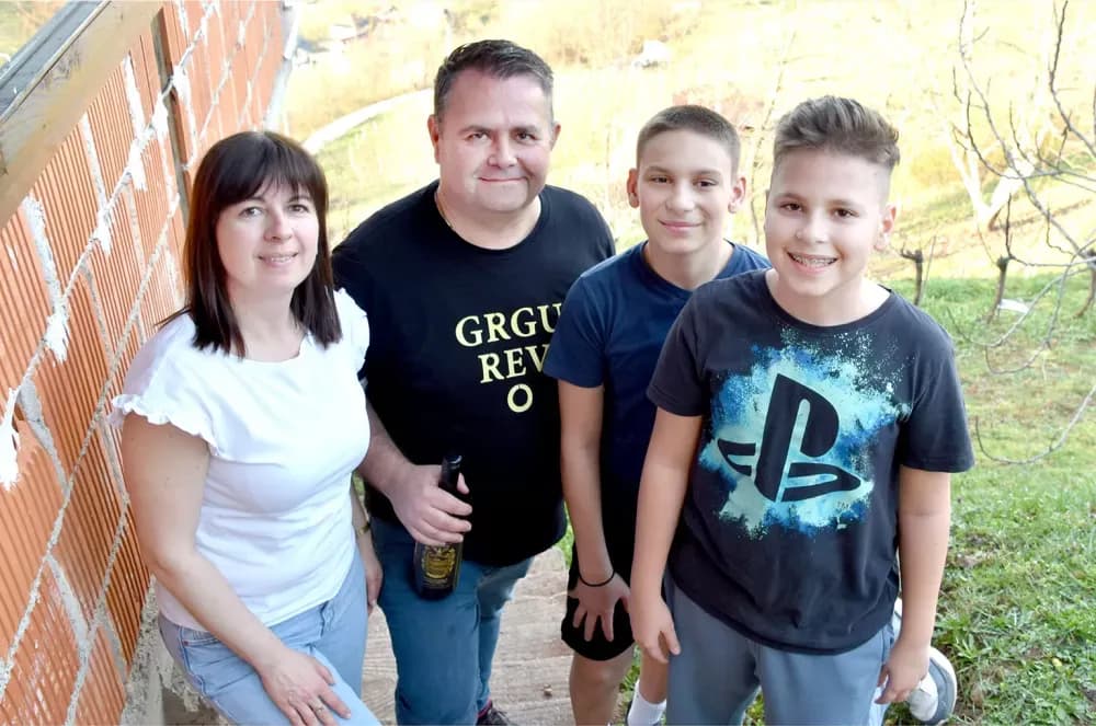 Mužari ponovo grmjeli ispod Domovinskog križa
