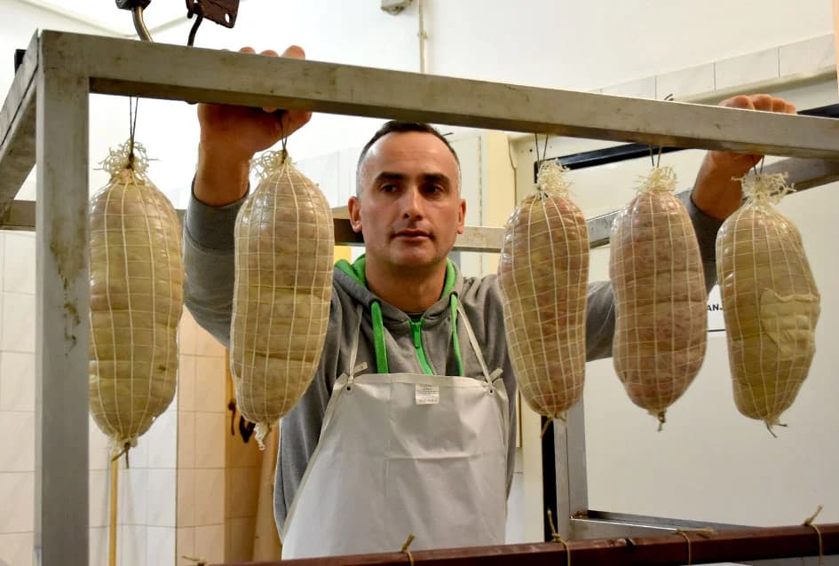 SEZONA KOLINJA NA OPG HRUŠKA IZ BJELIŠEVCA: Kulen je obiteljski brend