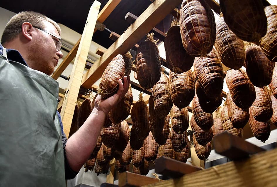 SEZONA KOLINJA NA OPG HRUŠKA IZ BJELIŠEVCA: Kulen je obiteljski brend