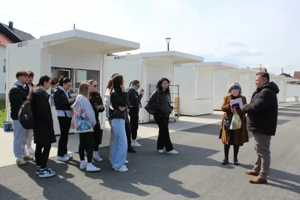 Studenti fakulteta turizma i ruralnog razvoja na požeškoj tržnici