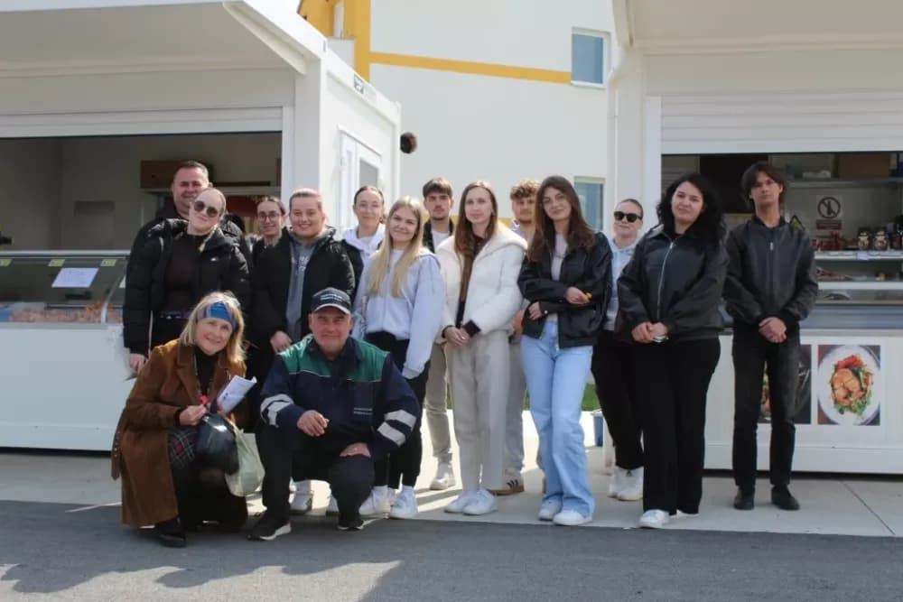 Studenti fakulteta turizma i ruralnog razvoja na požeškoj tržnici