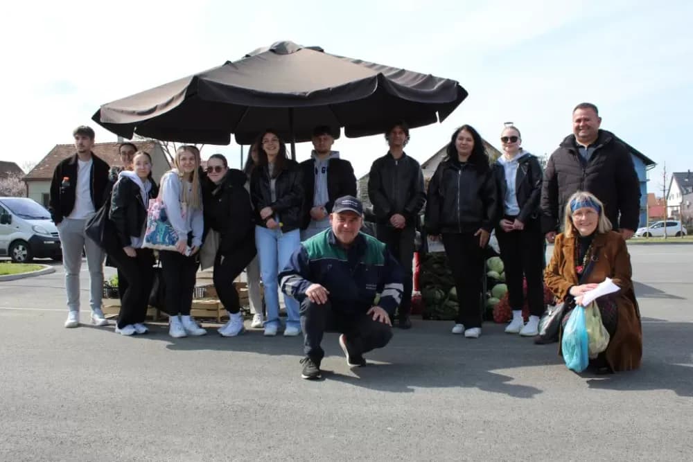 Studenti fakulteta turizma i ruralnog razvoja na požeškoj tržnici