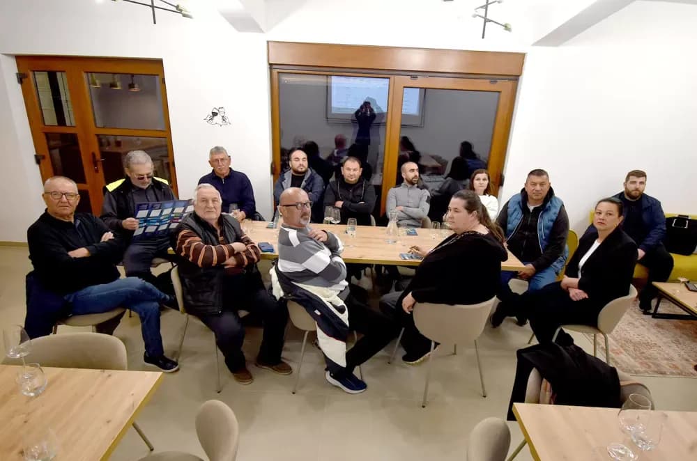 KUTJEVAČKI VINARI KOD OBITELJI PERAK: Stručno usavršavanje uoči nove vegetacijske sezone