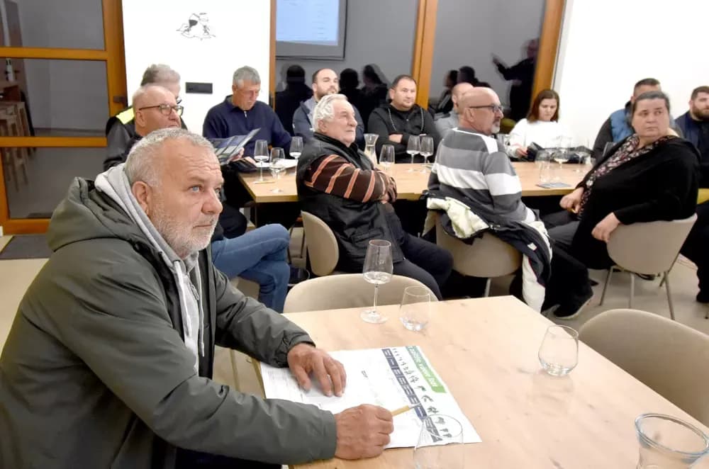 KUTJEVAČKI VINARI KOD OBITELJI PERAK: Stručno usavršavanje uoči nove vegetacijske sezone