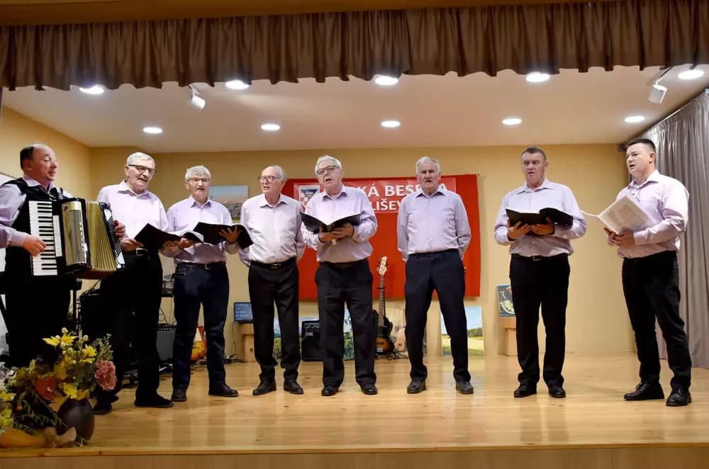 Čuvaju jezik, običaje i identitet: Beseda iz Bjeliševca ne staje