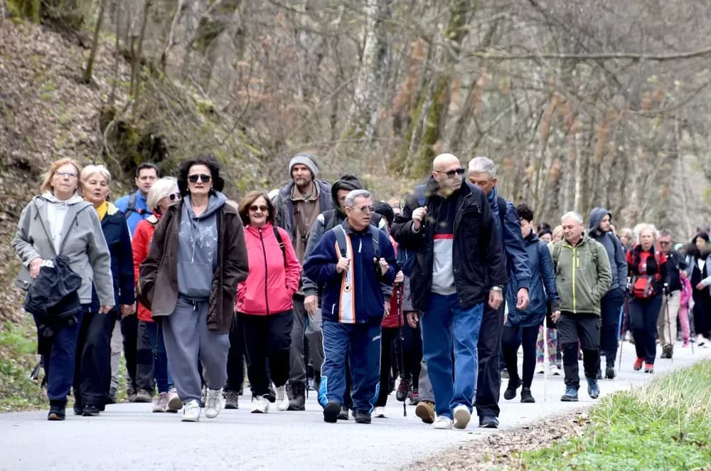 Tisuće planinara na Papučkim jaglacima pohode sedam staza