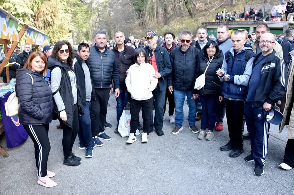 Tisuće planinara na Papučkim jaglacima pohode sedam staza