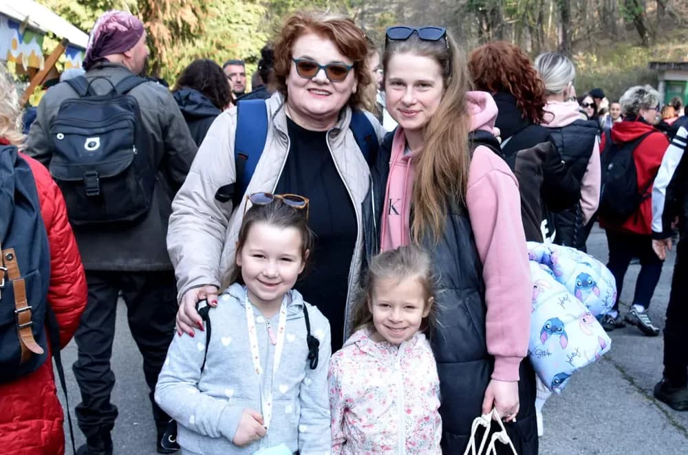 Tisuće planinara na Papučkim jaglacima pohode sedam staza