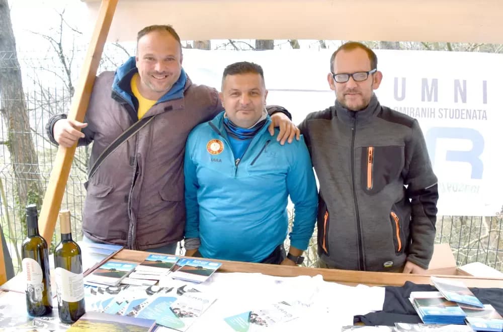 Tisuće planinara na Papučkim jaglacima pohode sedam staza
