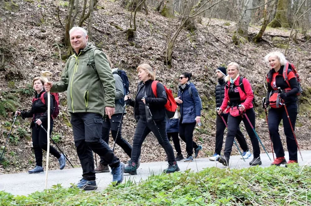 Tisuće planinara na Papučkim jaglacima pohode sedam staza