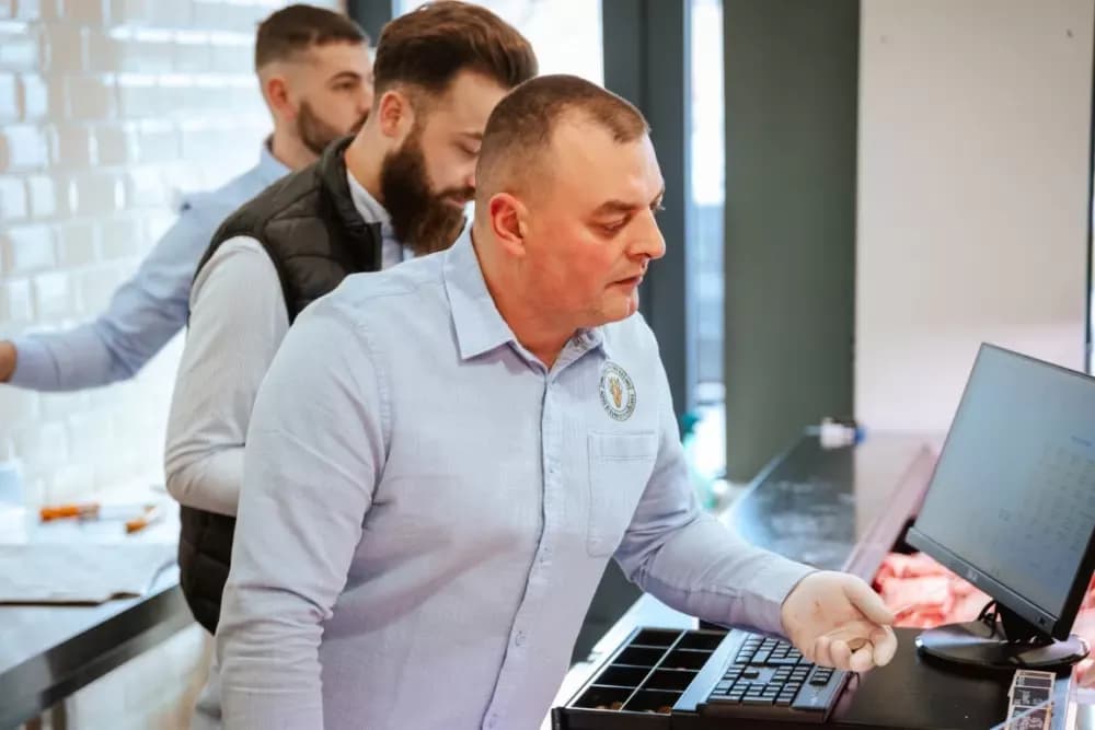 Poljo-Davor proširio ponudu u Požegi: Svježe meso i domaće prerađevine bliže građanima
