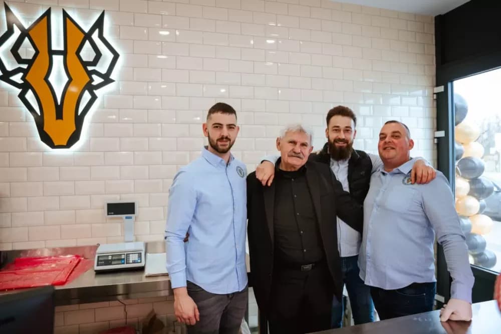 Poljo-Davor proširio ponudu u Požegi: Svježe meso i domaće prerađevine bliže građanima