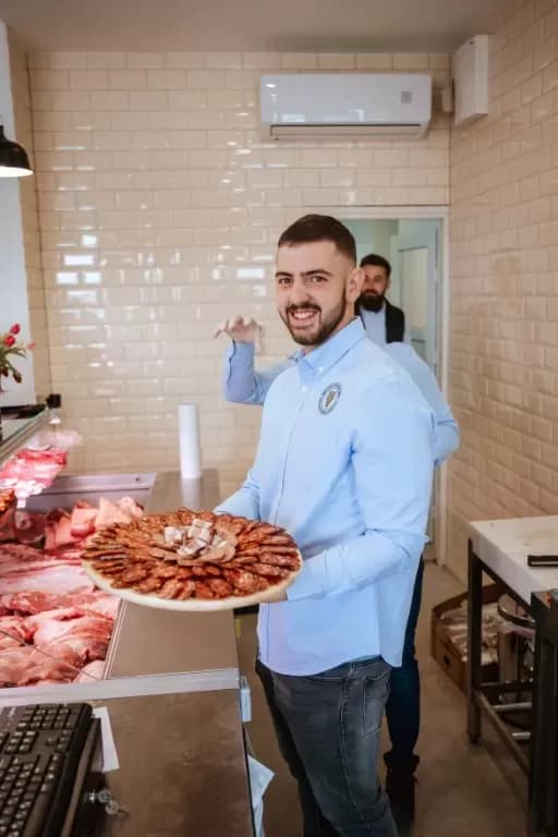 Poljo-Davor proširio ponudu u Požegi: Svježe meso i domaće prerađevine bliže građanima