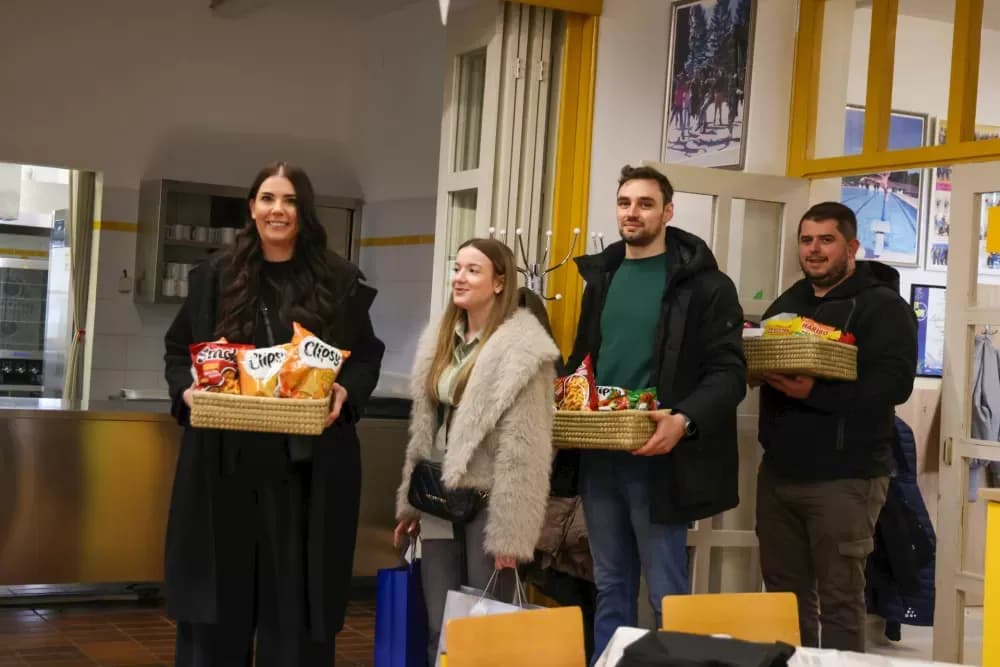 Savjet mladih Požeško-slavonske županije darivao djecu u Centru za pomoć u zajednici Lipik