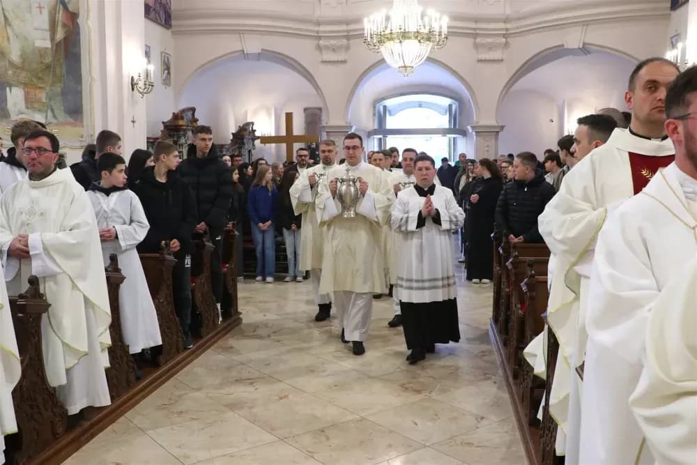 Veliki četvrtak: Posvećena ulja i obnovljena svećenička obećanja