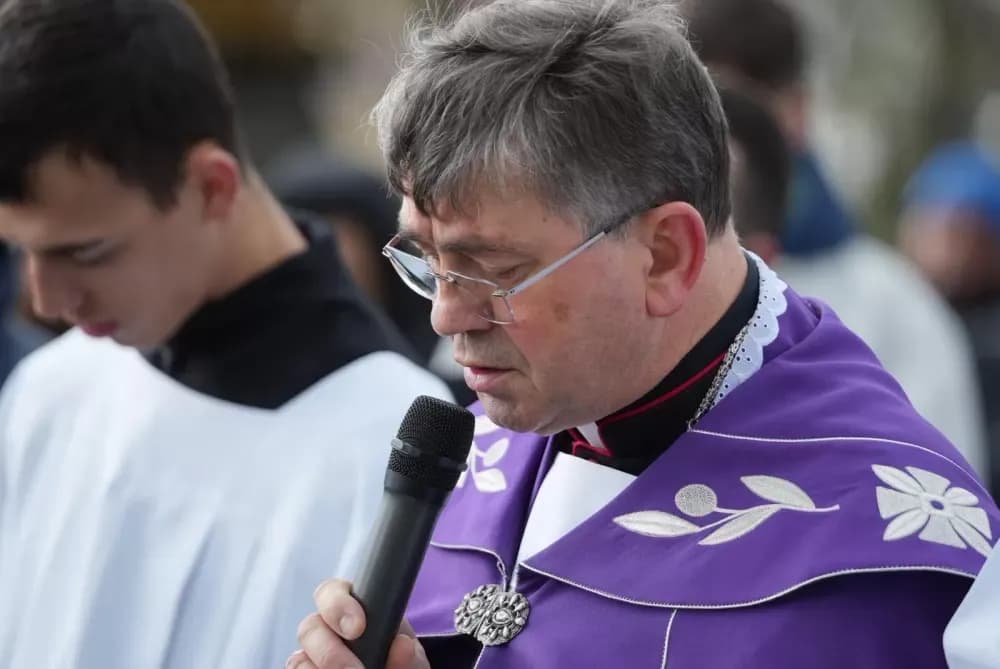 Križni put na požeškoj Kalvariji okupio brojne vjernike na Veliki petak