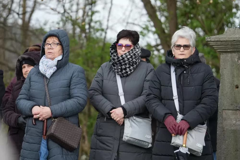 Križni put na požeškoj Kalvariji okupio brojne vjernike na Veliki petak