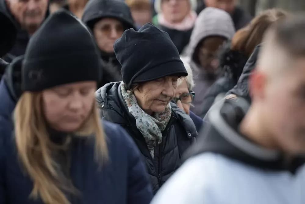 Križni put na požeškoj Kalvariji okupio brojne vjernike na Veliki petak