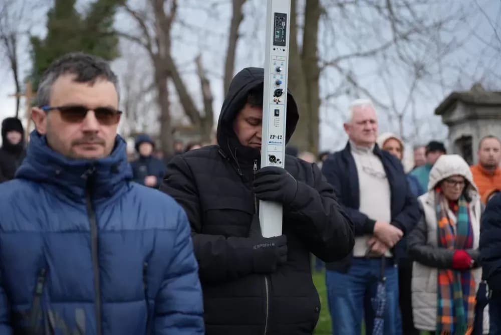 Križni put na požeškoj Kalvariji okupio brojne vjernike na Veliki petak