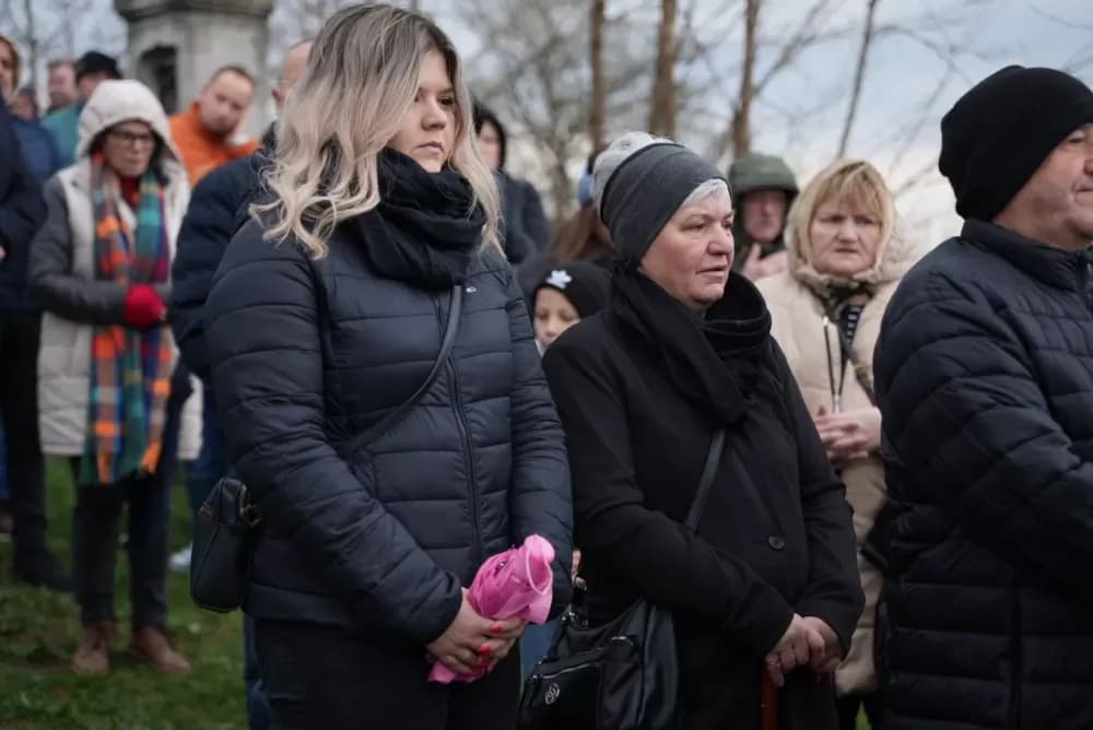 Križni put na požeškoj Kalvariji okupio brojne vjernike na Veliki petak