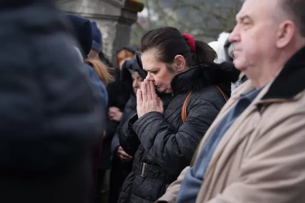 Križni put na požeškoj Kalvariji okupio brojne vjernike na Veliki petak