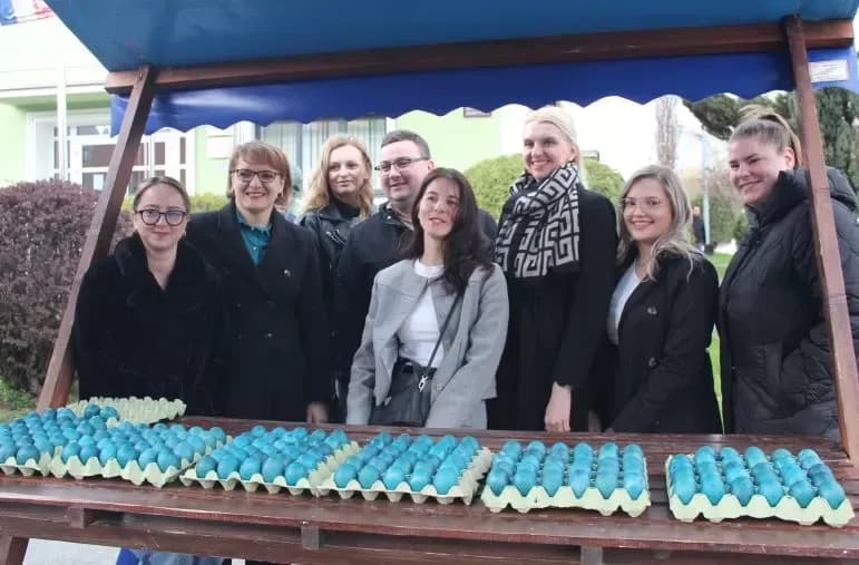 Ispred Gradske kuće u Pleternici podijeljeni posni obroci