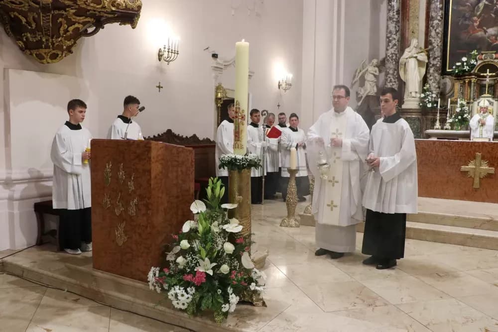 Vazmeno bdijenje u požeškoj Katedrali
