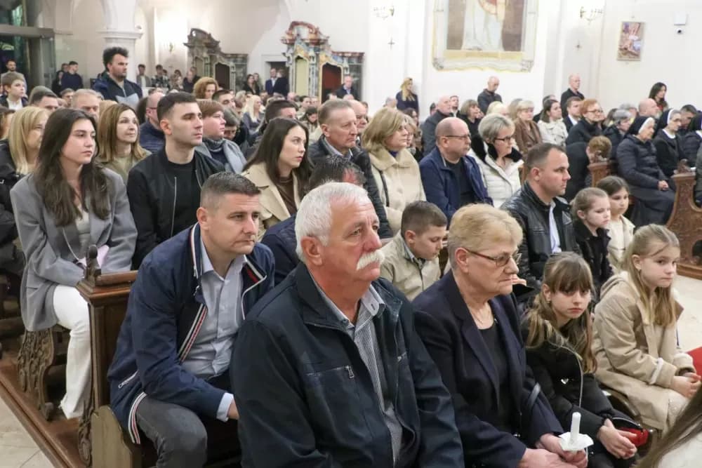 Vazmeno bdijenje u požeškoj Katedrali