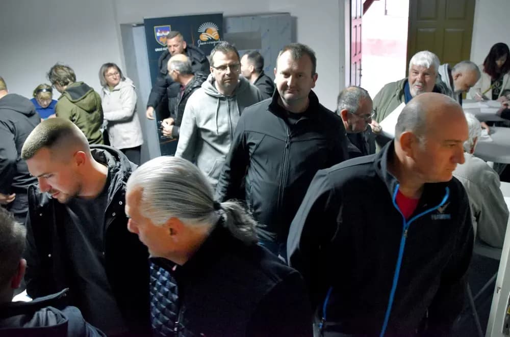 OSNOVANA UDRUGA „EKO KUTJEVO“: Školski primjer građanske inicijative uz prepunu dvoranu i zelene zastavice