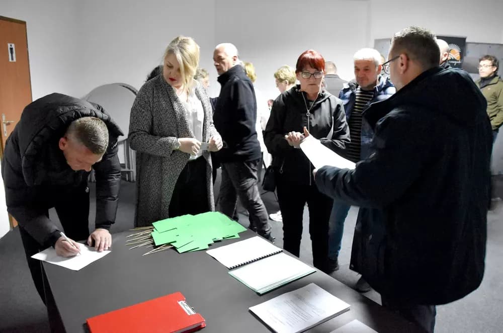 OSNOVANA UDRUGA „EKO KUTJEVO“: Školski primjer građanske inicijative uz prepunu dvoranu i zelene zastavice