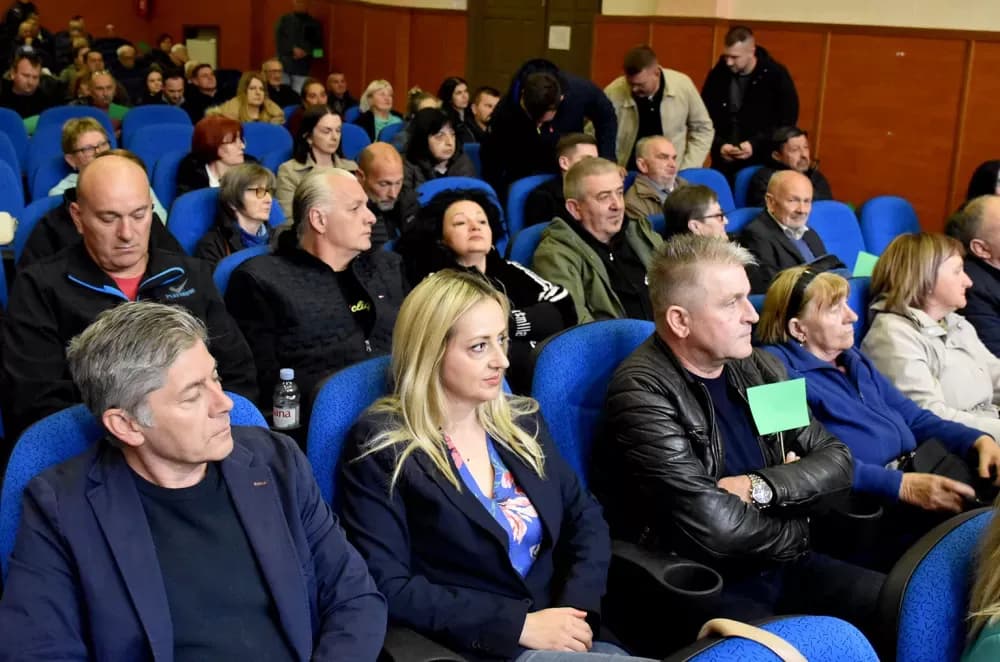 OSNOVANA UDRUGA „EKO KUTJEVO“: Školski primjer građanske inicijative uz prepunu dvoranu i zelene zastavice