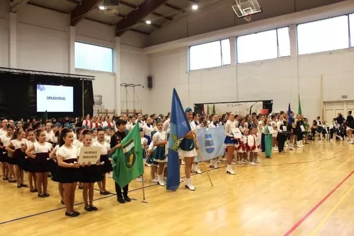 PLETERNICA: Svečano otvoreno 29. Državno prvenstvo u mažoret plesu