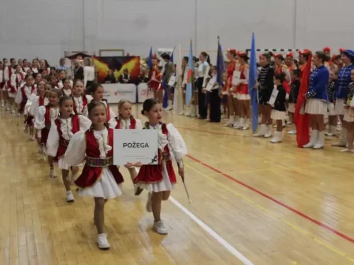 PLETERNICA: Svečano otvoreno 29. Državno prvenstvo u mažoret plesu